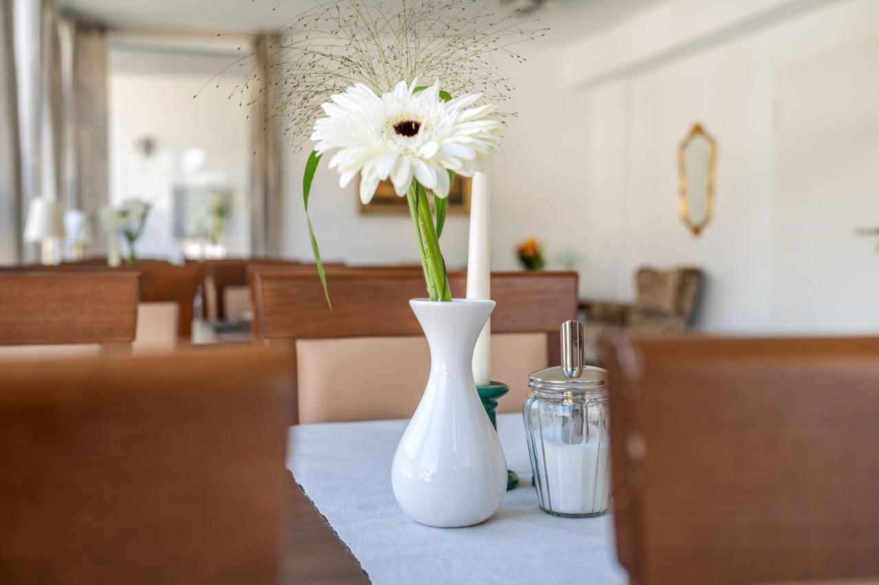 Hotel Am Kirchplatz Юберлинген Екстериор снимка