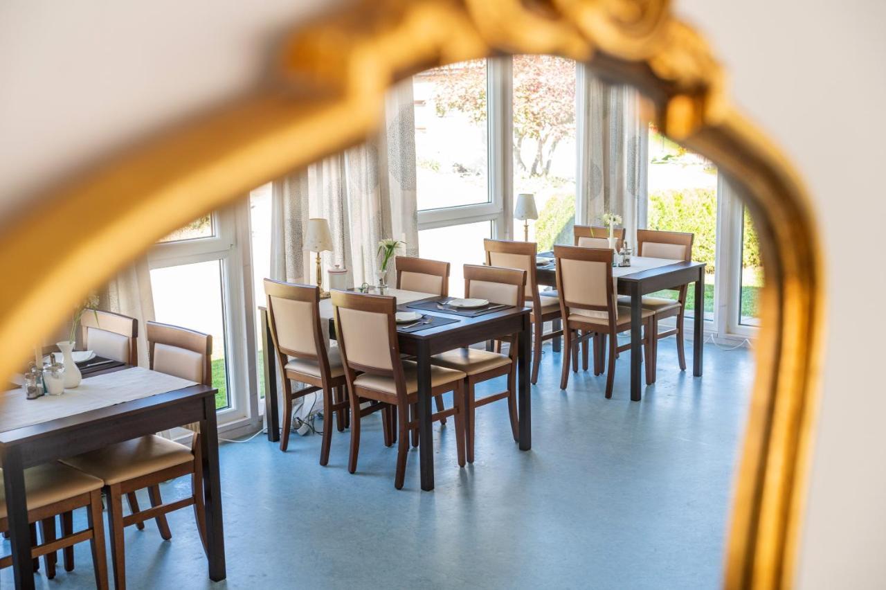 Hotel Am Kirchplatz Юберлинген Екстериор снимка