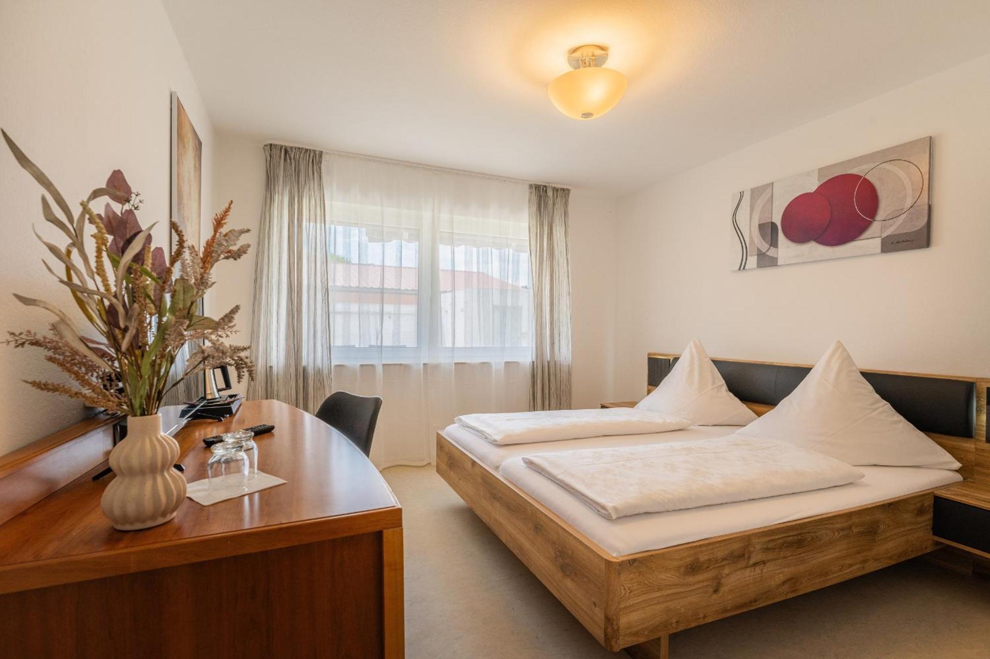 Hotel Am Kirchplatz Юберлинген Екстериор снимка